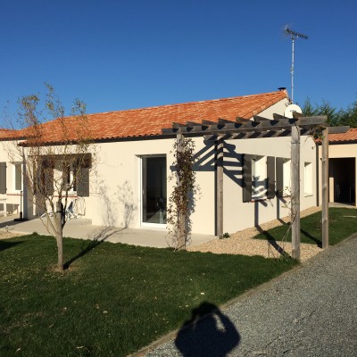 Chantier situé au pays d'Olonne - volets battants et hydrofuge de toiture incolore
